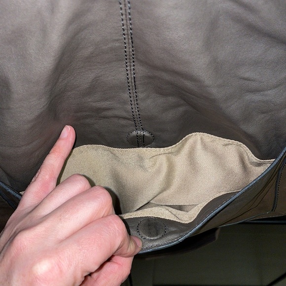 Vintage Banana Republic Lamb Skin - 2in 1,Crossbody & Shoulder bag. - Picture 11 of 16